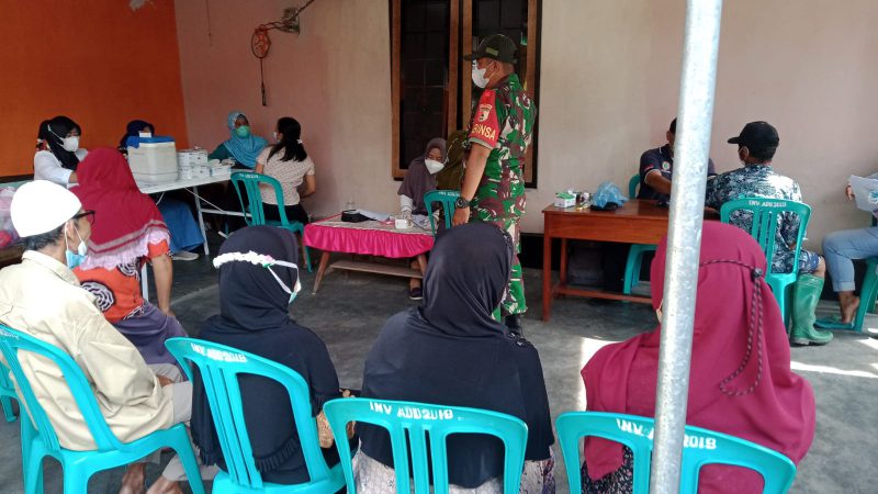 Optimalkan Capaian, Koramil 0824/27 Jombang Kabupaten Jember Dukung Serbuan Vaksinasi