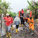 Camat Medan Labuhan Kerahkan Seluruh Petugas P3SU dan Kepling Untuk Membersihkan Tumpukan Sampah Dijalan Nahkoda Sulaiman