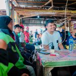Rehat di Warkop Usai Pimpin Pembersihan Sungai Selayang, Bobby Nasution Ngobrol dan Langsung Beri Solusi Masalah Pengemudi Ojol
