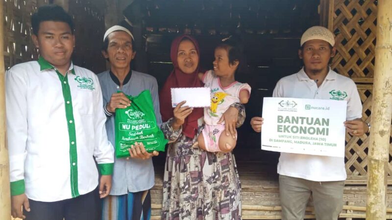 NUCARE- LAZISNU PCNU Sampang Berikan Bantuan Ekonomi pada Siti Soleha