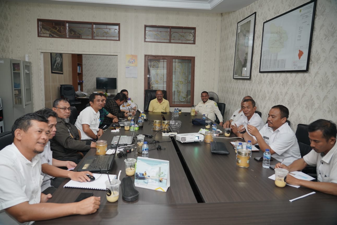 Rapat Dengan Tim BWS Sumatera IIBupati Ingatkan Program Sapo Pulo Harus Disegerakan.
