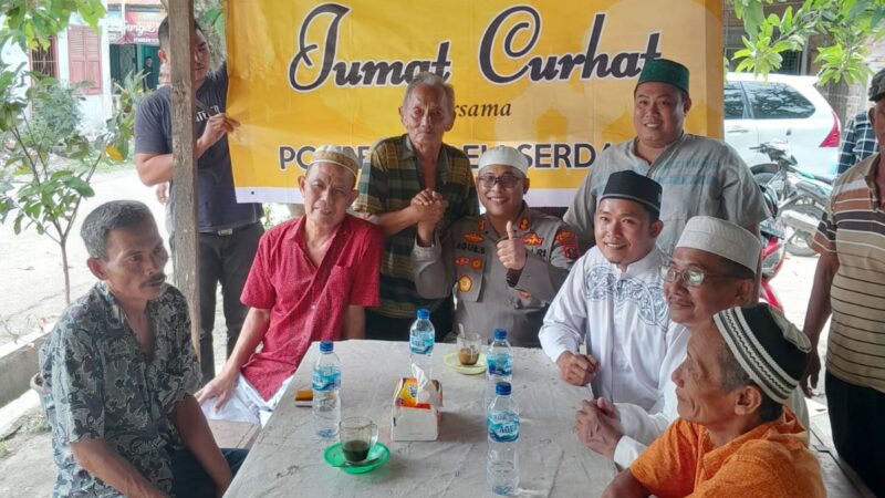 Giat rutin Jumat Curhat Kembali Digelar Polresta Deli Serdang Bersama Polsek Jajarannnya Usai Melaksanakan Sholat Jumat.