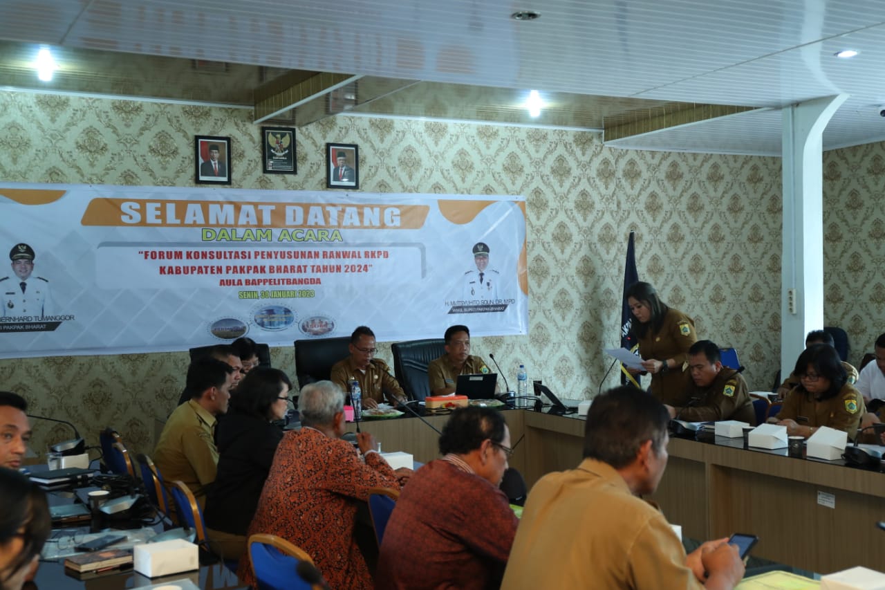 Sekda Buka Acara Forum Konsultasi Publik Penyusunan Ranwal RKPD Kabupaten Pakpak Bharat Tahun 2024