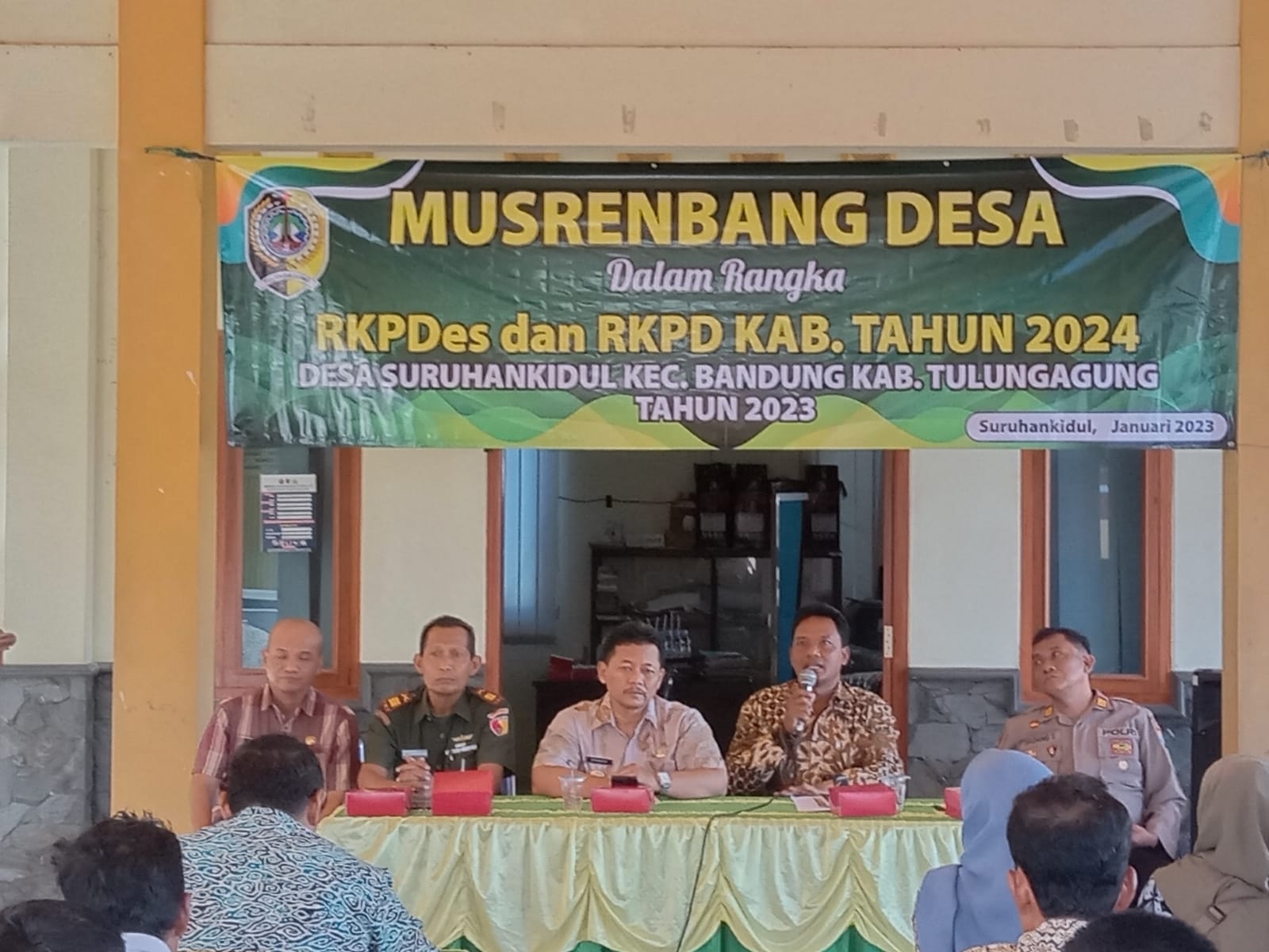 Masyarakat Desa Suruhan Kidul Tulungagung Antusias Ikuti Musrenbang Desa Dalam Rangka RKPDes dan RKPD Kab. Tahun 2024