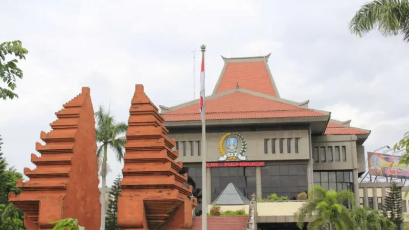 KPK Menggeledah Dua Rumah di Jatim, Terkait Kasus Dana Hibah Pemprov Jatim