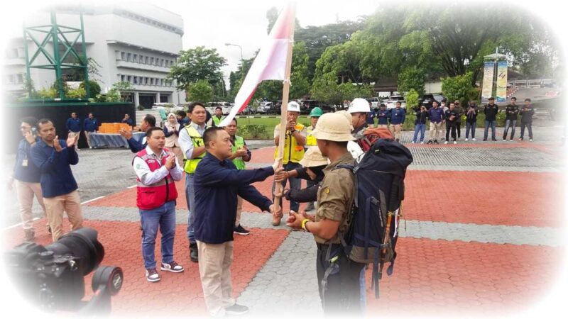 Tim Bukit Asam Summit Trekking Mulai Ekspedisi ke 6 Gunung