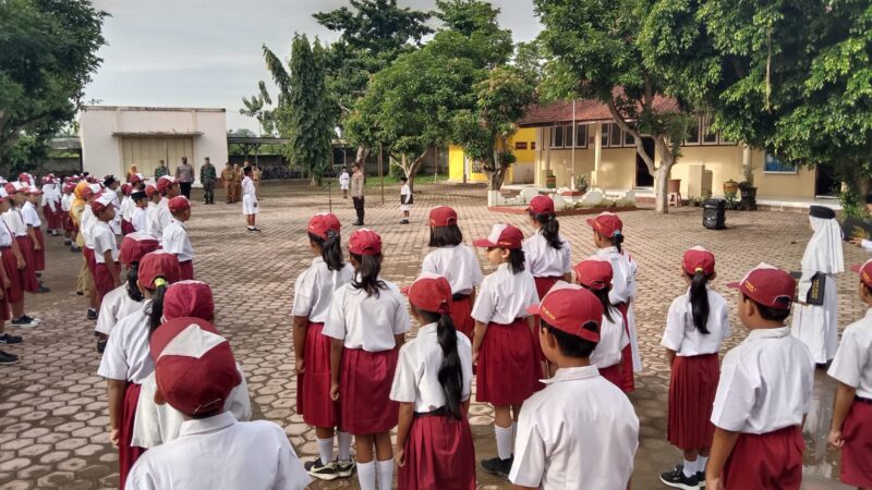 Marak Kasus Penculikan Anak, Ini Amanat Waka Polsek Kedungwaru Untuk Para Siswa SD Negeri 4 Tapan Tulungagung