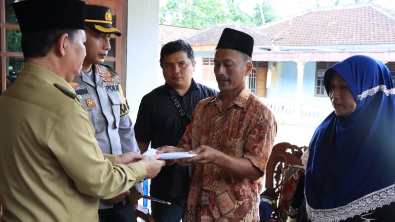 Bupati Dan Kapolres Lampung Utara Kunjungi Keluarga Almarhum Korban Curas