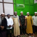 Jalin Silaturahmi Babinsa Koramil 1016-03/Sepang Hadiri Peringatan Isra Mi’raj di Masjid Al-Ikhlas Kampuri