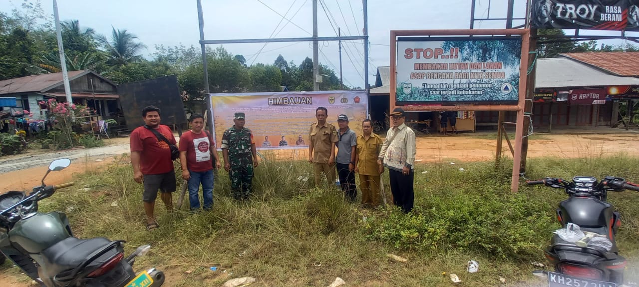 Babinsa Koramil Rungan Hadiri Musyawarah Himbauan Perda Sampah Bagi Pedagang Pasar Tradisional