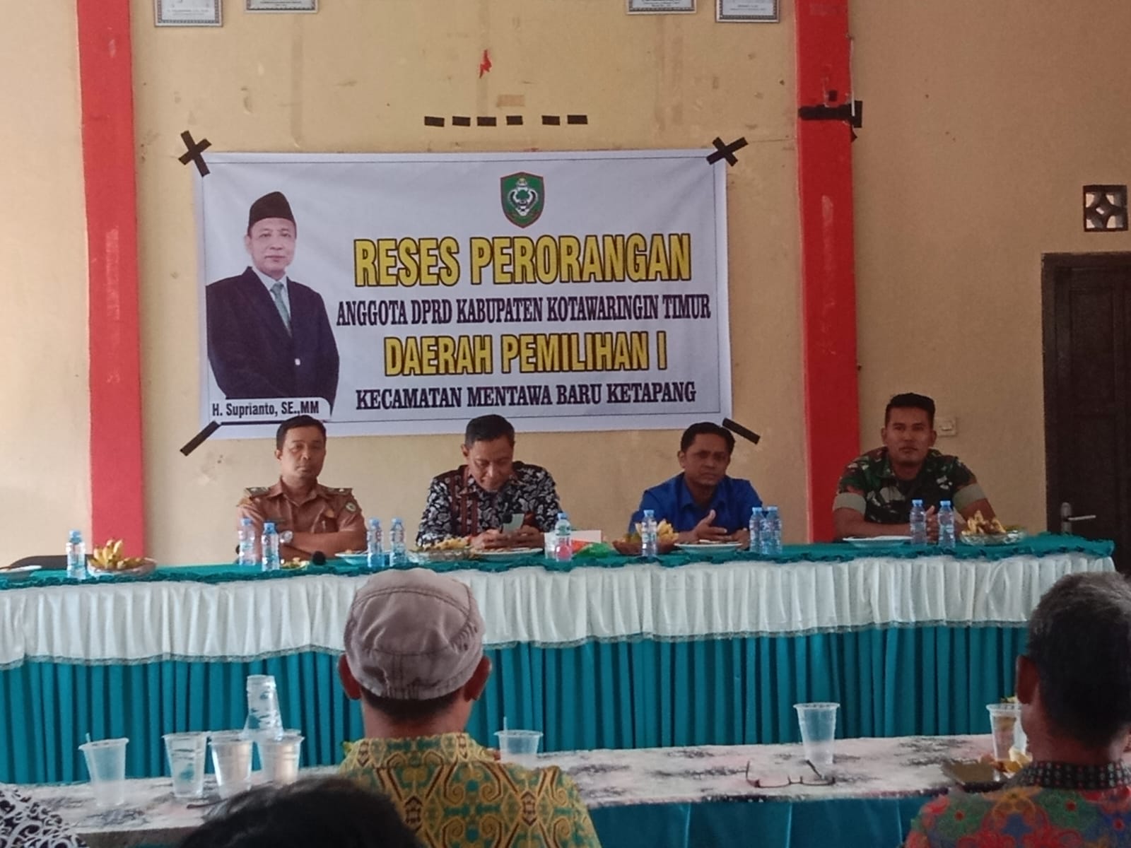 Kunjungan Anggota DPRD Kotim di Desa Telaga Baru Didampingi Babinsa Koramil 1015-03/Mentawa Baru Ketapang