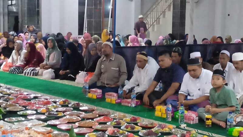 Danramil 1016-04/Manuhing Hadiri Isra Mi’raj dan Haul Ke 18 Abah Guru Sekumpul di Masjid Al Muhajirin