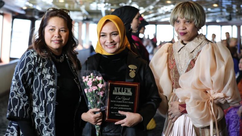 PTBA Dorong Kearifan Lokal Go International, Batik Kujur Tampil di AS