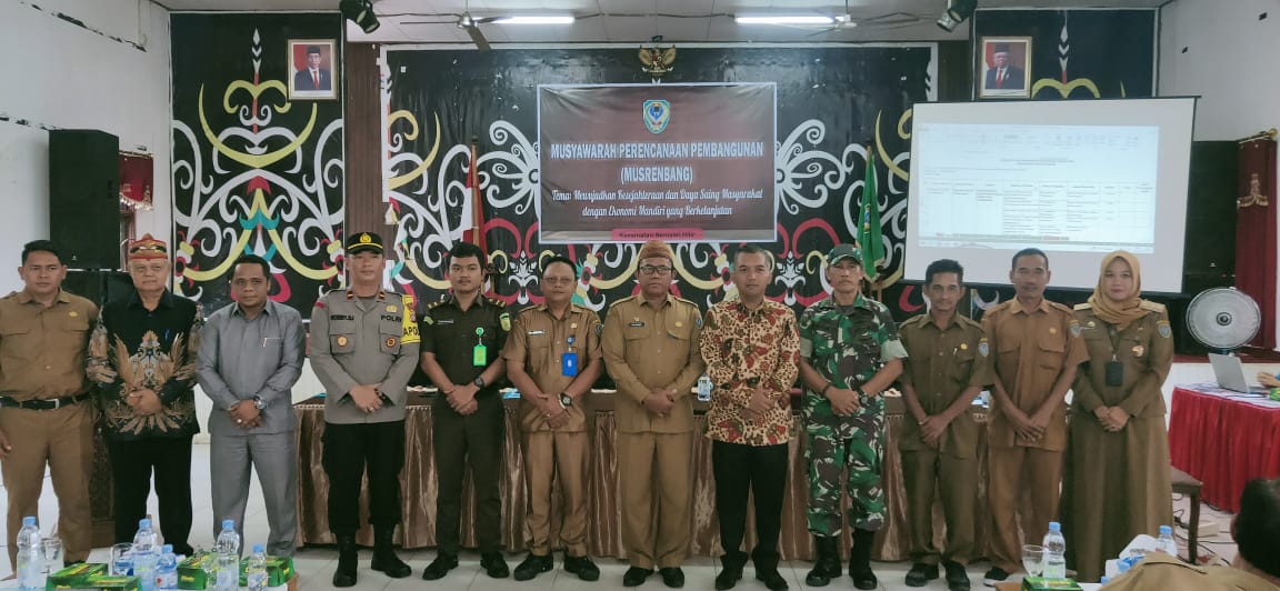 Dukung Kemajuan Pembangunan di Desa Binaan, Danramil 1015-09/Seruyan Hilir Hadiri Musrenbang Desa