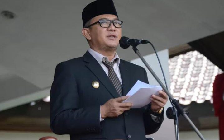 Iwan Setiawan (PLT) Bupati Bogor Dipolisikan Imbas ‘Kepeleset Lidah’ Sumpah Injak Alquran, Ketua FUIB: Harus Ada Efek Jera