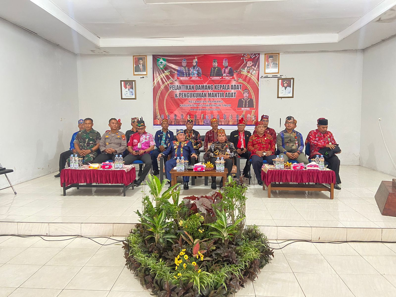 Pelantikan Damang Kepala Adat Kecamatan dan Pengukuhan Mantir Adat Dihadiri Komandan Koramil 1015-04/Baamang
