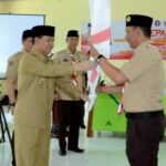 Bupati Lampung Utara Bersama Ketua Kwartir cabang (Kwarcab) Pramuka Lampung Utara Melepas Peserta Lomba Tingkat (LT IV) Regu Pramuka Penggalang Tahun 2023.