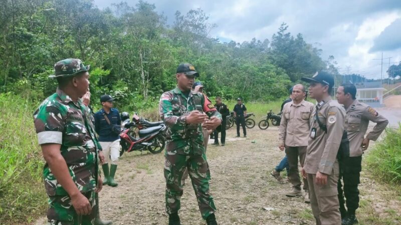 Prajurit Satgas Pamtas Yonif 645/Gardatama Yudha Laksanakan Patroli Gabungan CIQS dan TNI-Polri Perbatasan RI-Malaysia