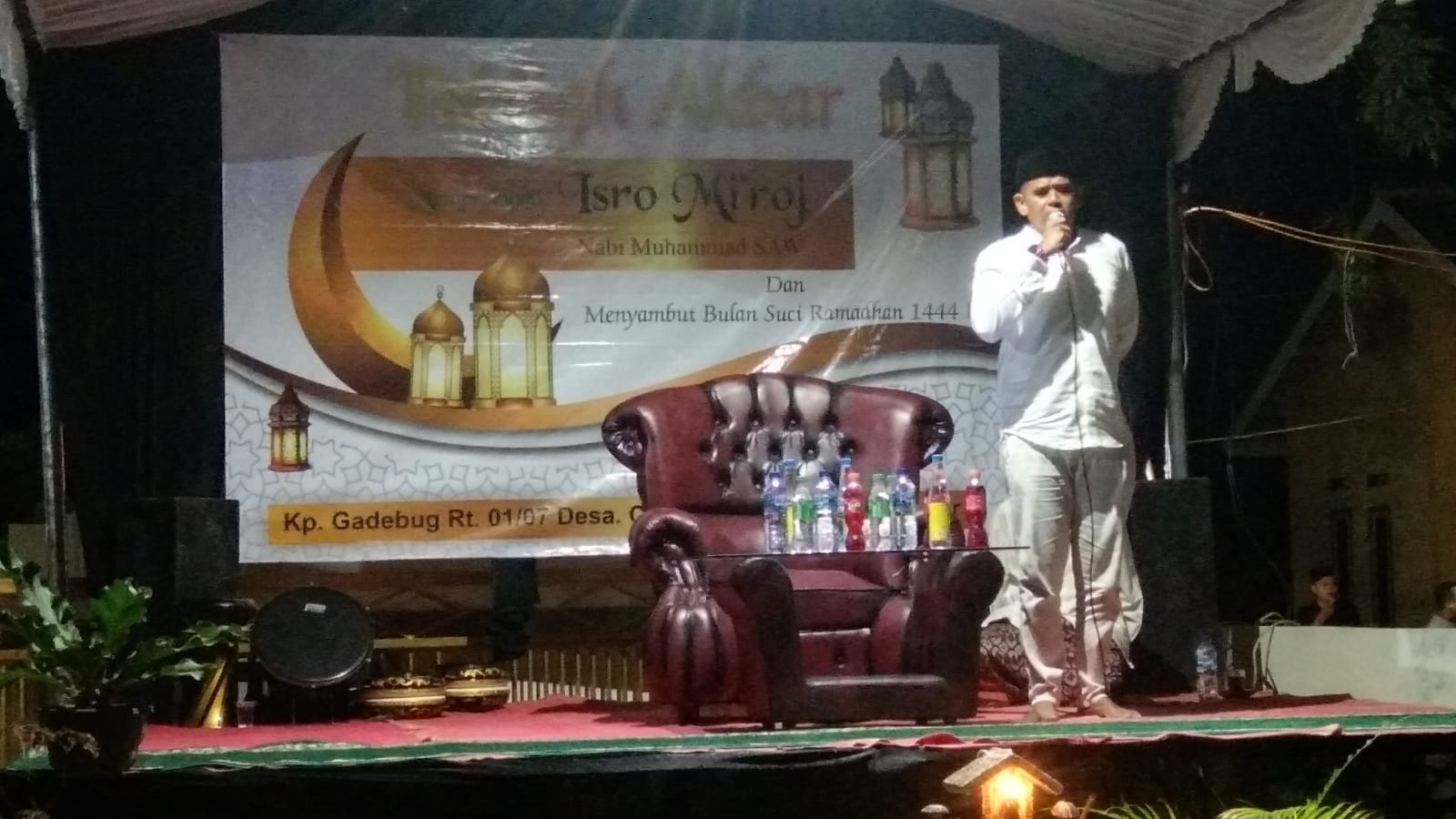 Ketua Katar Desa Cilaku Suherman Oki menghadiri Tabligh Akbar Memperingati Isro Miraj Di Kp. Gedebug.