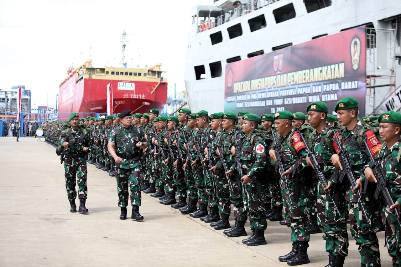Panglima TNI Lepas Keberangkatan Yonif 721/Makassau dan Yonif 623/Bhakti Wira Utama Laksanakan Tugas Operasi Pamtas RI-PNG
