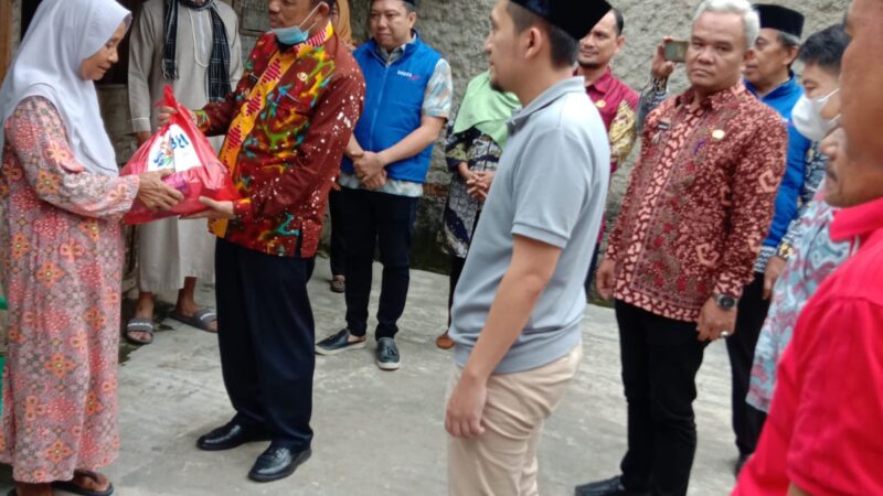 Ardian Saputra,SH Wakil Bupati Lampung Utara Bagikan Sembako Di Bulan Suci Ramadhan.