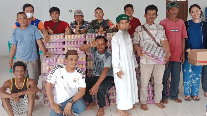 Kepala Desa Bintet Kecamatan Belinyu Kabupaten Bangka Bagikan 540 Dos Bingkisan Lebaran ke Masyarakat.