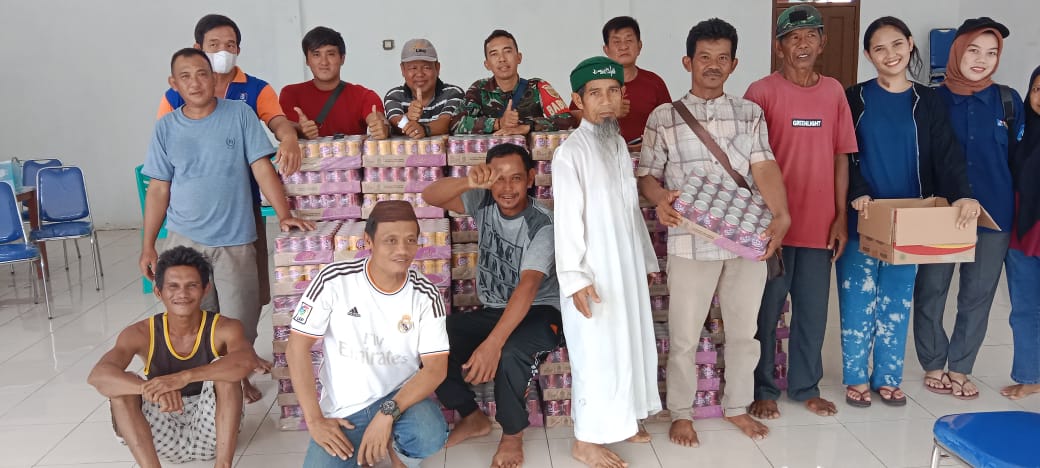 Kepala Desa Bintet Kecamatan Belinyu Kabupaten Bangka Bagikan 540 Dos Bingkisan Lebaran ke Masyarakat.