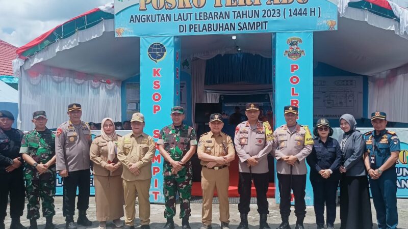 Komandan Kodim 1015/Sampit Dampingi Rombongan Gubernur Kalteng Pantau Arus Mudik Di Pelabuhan Sampit