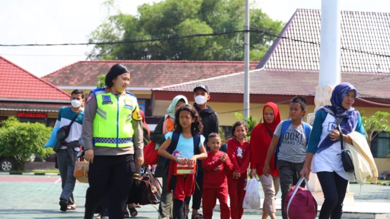 Polres Magetan Berangkatkan Dua Bus Balik Mudik Gratis.