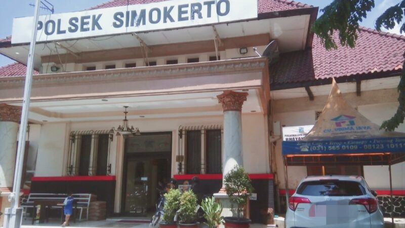 Penjual Miras Ilegal Pada Bulan Ramadan di Kampung Kertopaten Surabaya Digerebek Polsek Simokerto.