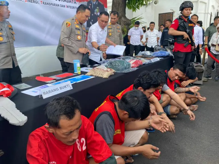 Seorang Perempuan di Surabaya Melapor ke Polisi Mobilnya Hilang, Ternyata “Dicuri” Suaminya Sendiri.