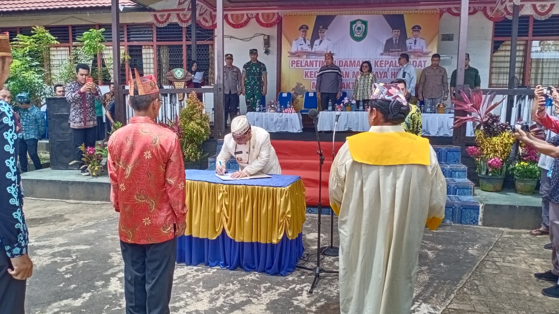 Pelantikan Kepala Adat Kecamatan Mentaya Hulu Dihadiri Danramil 1015-08/Mentaya Hulu