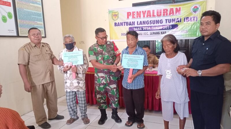 Babinsa Koramil Sepang Hadiri Penyaluran BLT Desa Tewai Baru