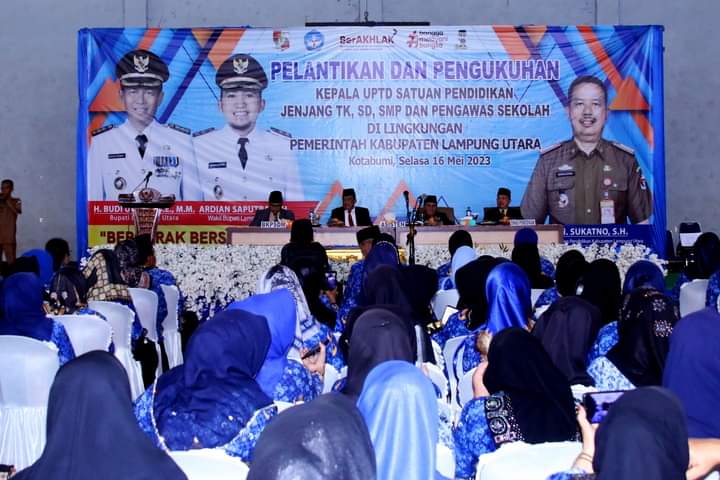 Bupati Lampung Utara diwakili Asisten lll Bidang Administrasi Umum, Melakukan Pengukuhan Pengawas Sekolah Pemerintah Kabupaten Lampung