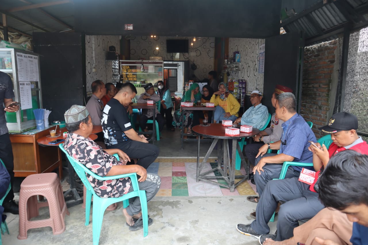 Duduk Bersama Warga, Polresta Deli Serdang Gelar Jumat Curhat