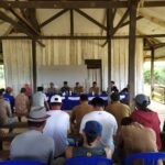 Babinsa Koramil Manuhing Hadiri Rapat Inventarisasi dan Perkembangan Lahan Masyarakat Desa Fajar Harapan