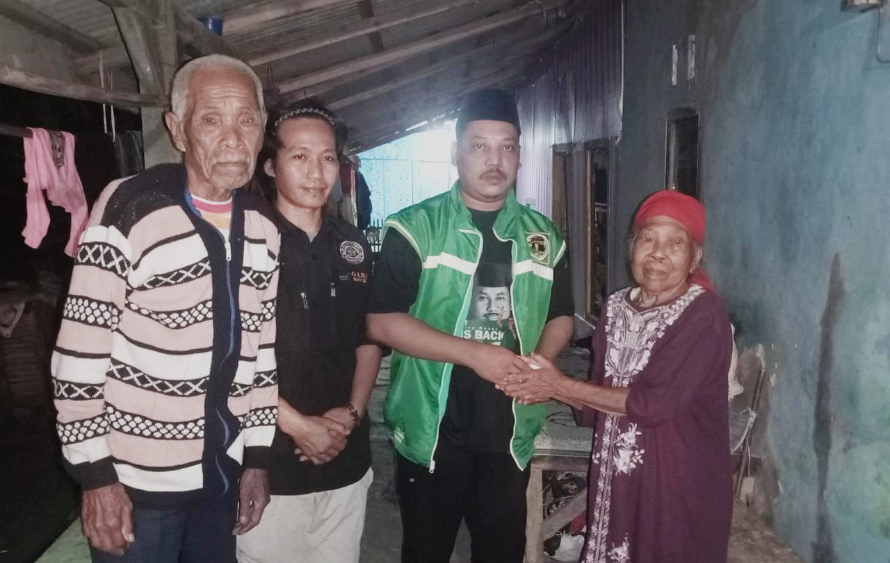 PAC PPP Kecamatan Tenjo Memberikan Bantuan Kepada Ibu Siti Hajar.