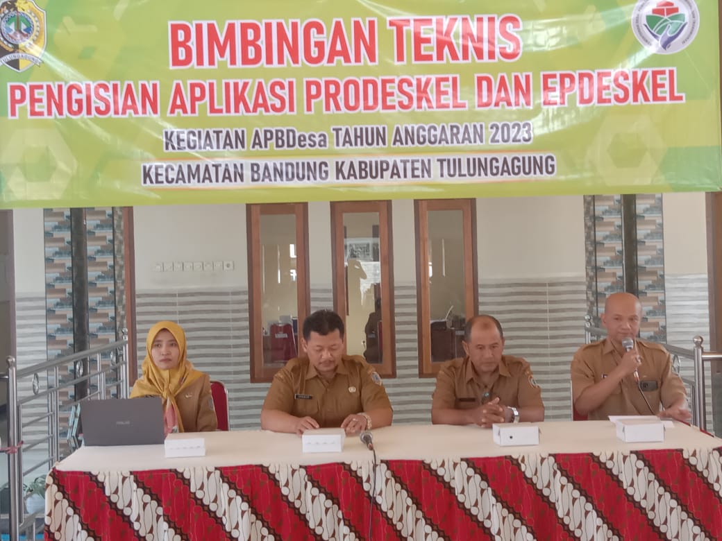 Camat Bandung Tulungagung Buka Langsung BIMTEK Pengisian Aplikasi PRODESKEL Dan EPDESKEL TA. 2023