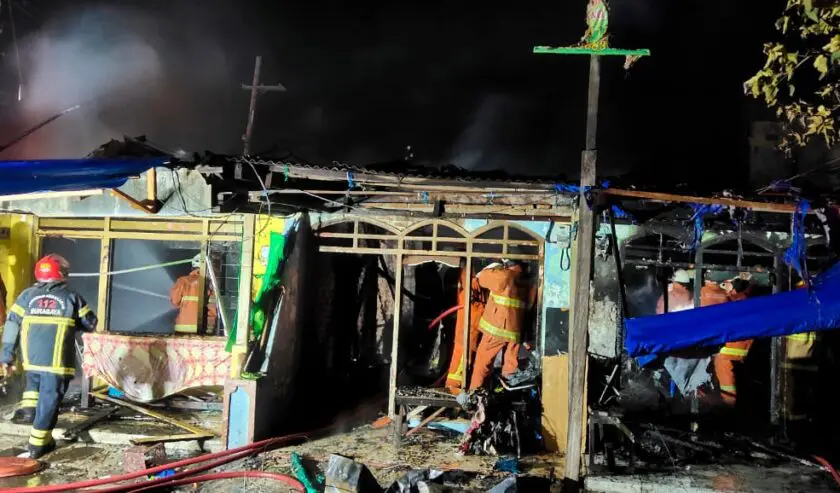 Tiga Rumah di Kedung Mangu Surabaya Terbakar Habis