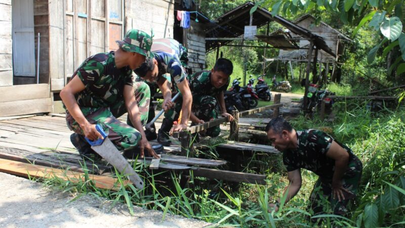 Peringati Hari Lahir Pancasila, Satgas TMMD Reguler Ke -116 Bersama Warga Lakukan Kerja Bakti