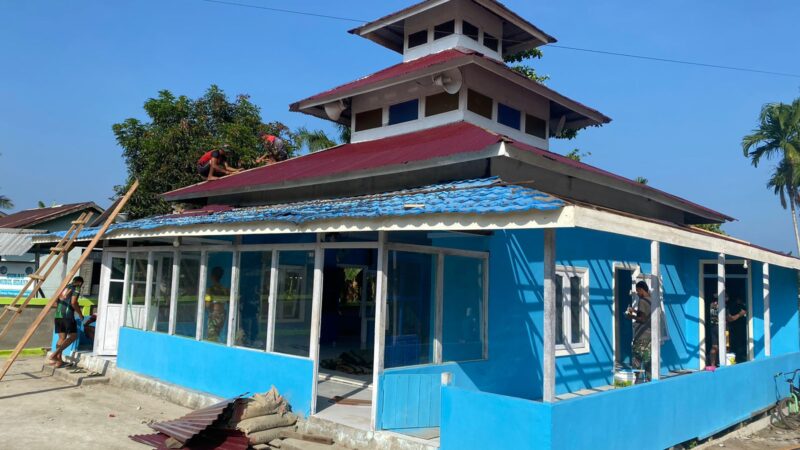 Surau Nurul Hidayah Tampak Indah, Satgas TMMD Reguler ke-116, Kodim 1203/Ktp Rampungkan Perehaban.