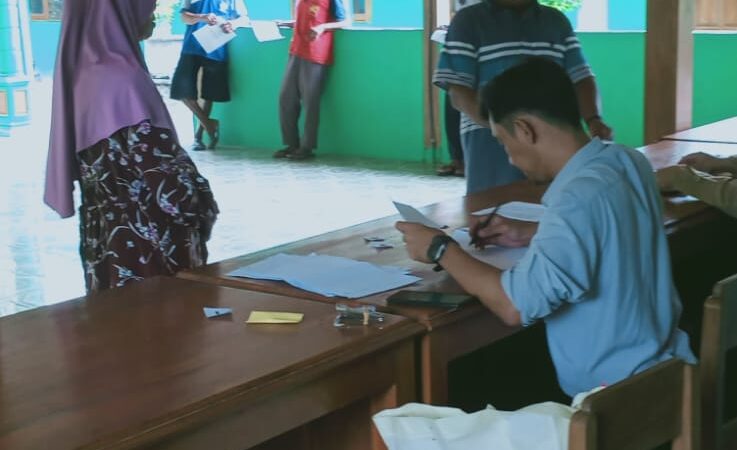 PENYALURAN BANTUAN LANGSUNG TUNAI DANA DESA (BLT-DD) DESA GANDONG KECAMATAN BRINGIN KABUPATEN NGAWI BULAN 4 s/d 6 CAIR.