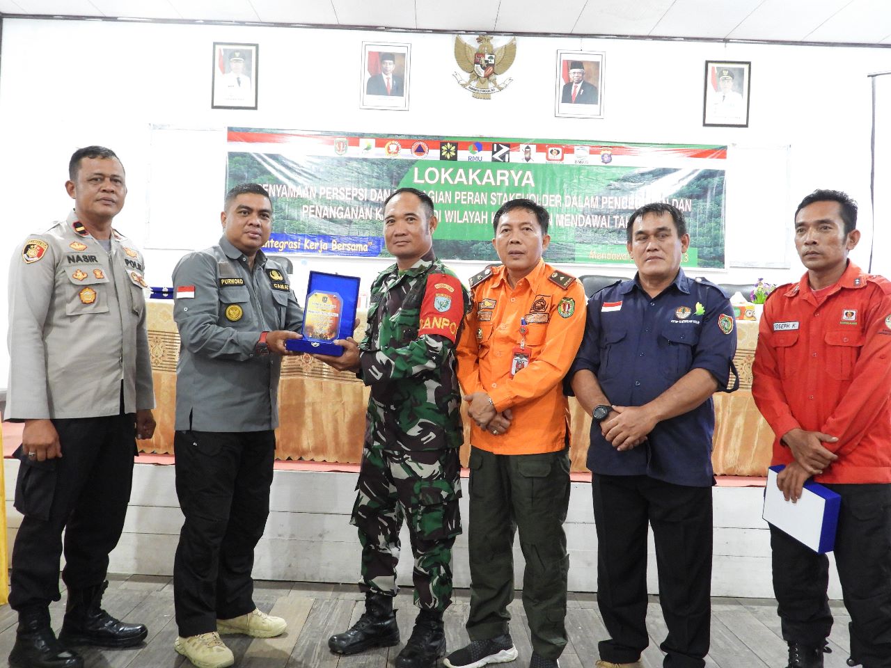 Danpos Ramil 1019-01/Ktk Kec. Mendawai Hadiri Lokakarya Penyamaan Persepsi Karhutla