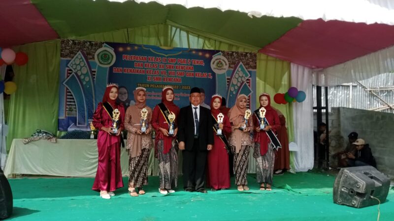 Wisuda Di SMK Kencana Dan SMP 2 PGRI Tenjo Kabupaten Bogor.