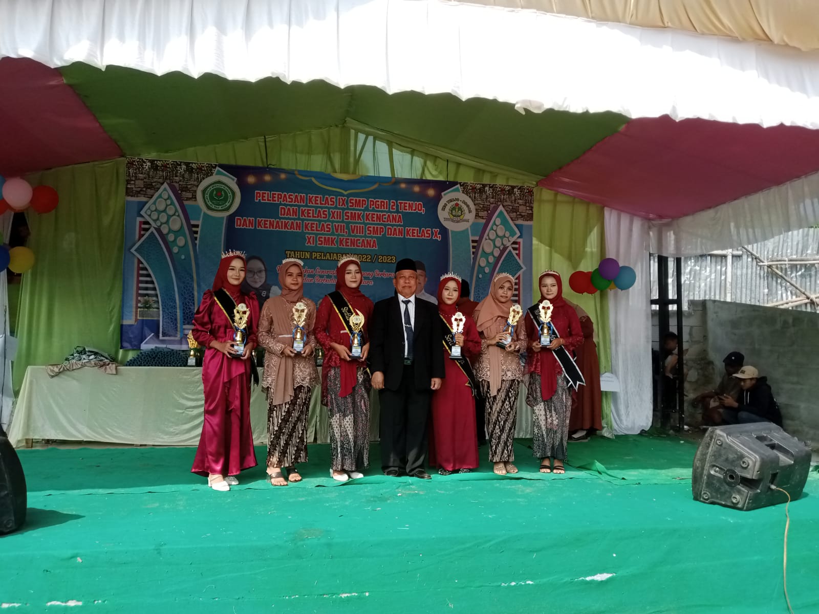 Wisuda Di SMK Kencana Dan SMP 2 PGRI Tenjo Kabupaten Bogor.