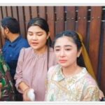 Dewi Persik Bersama Aparat RT di Samping Rumahnya Gaduh.