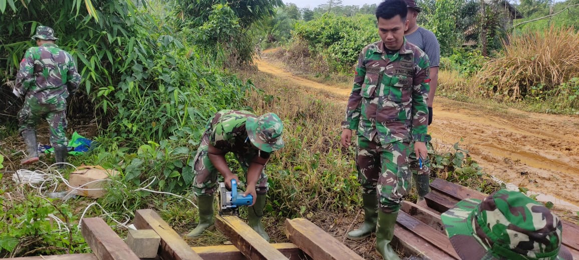 Tunjang Kebutuhan Listrik, Satgas TMMD Ke 117 Kodim 1015/Sampit Gunakan Genset