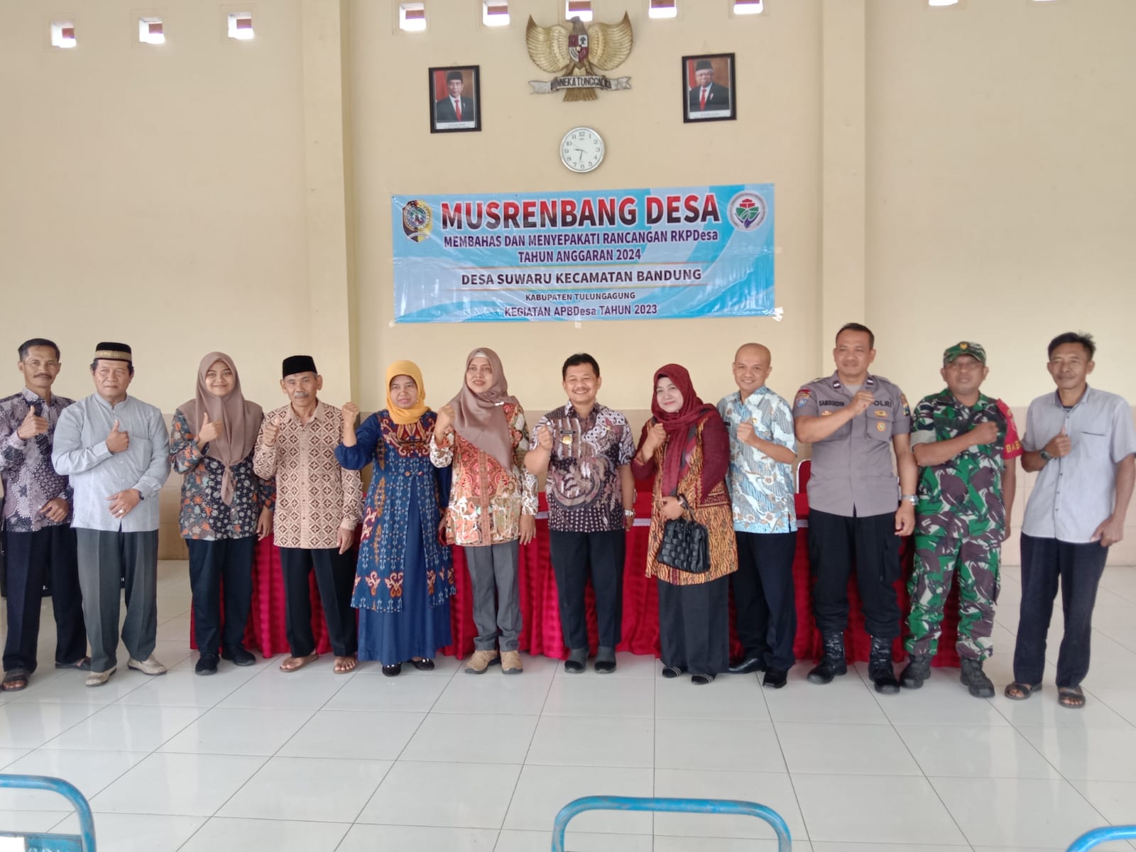 Dalam Musrenbang Desa Suwaru, Camat Bandung Kenalkan Pejabat Baru Di Lingkup Pemerintah Kecamatan Bandung Kabupaten Tulungagung.