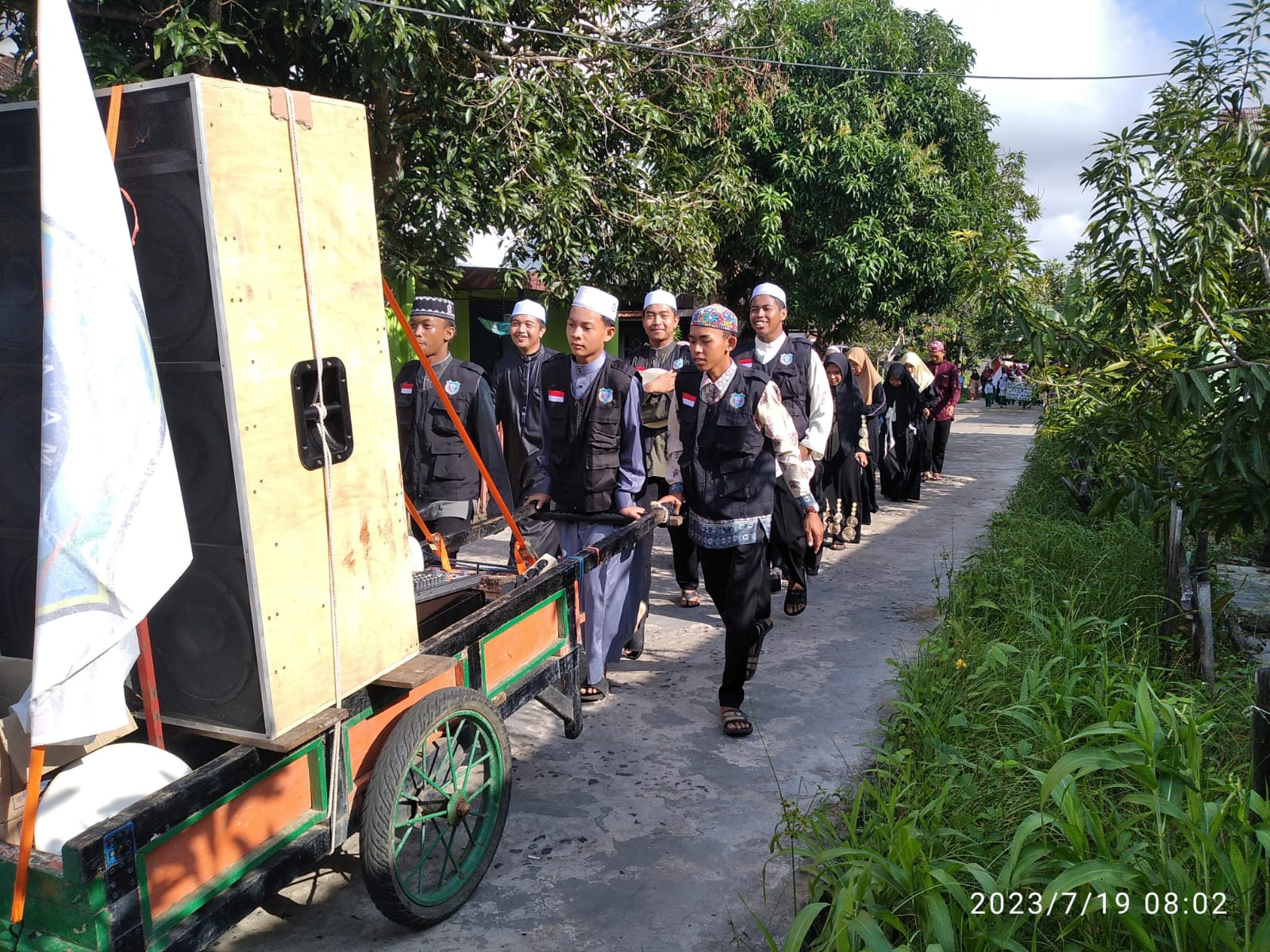 Warga Kecamatan Katingan Kuala Kabupaten Katingan Kalimantan Tengah Menyambut Tahun Baru Islam 1 Muharram 1445 H / 2023 M Penuh Suka Cita.
