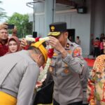 Kapolresta Deli Serdang Dampingi Wakapolda Sumut Menyambut Kedatangan Kapolda Sumut Yang Baru di Bandara Kualanamu